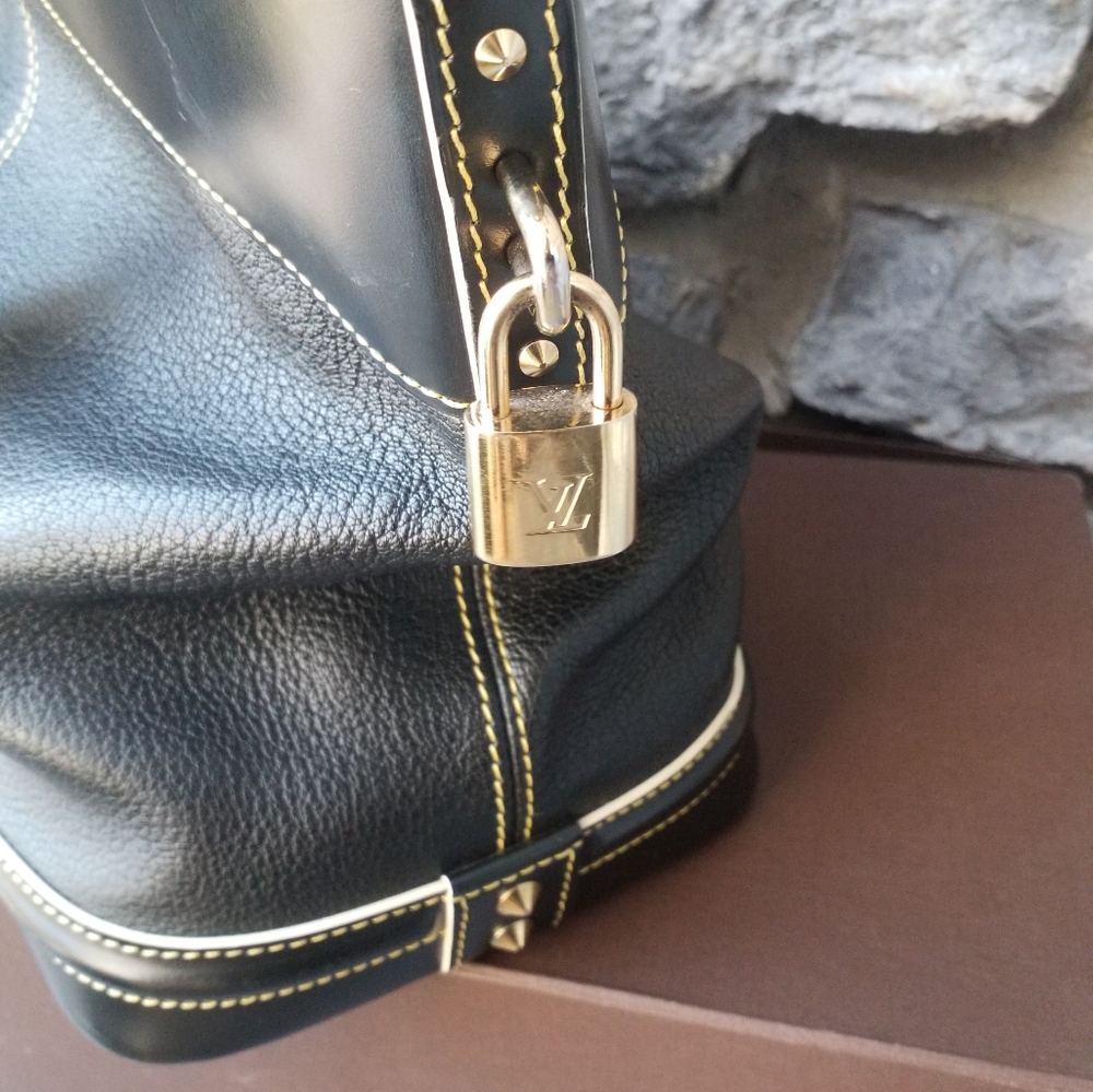 Louis Vuitton Suhali Lock It Satchel - Picture 9 of 9
